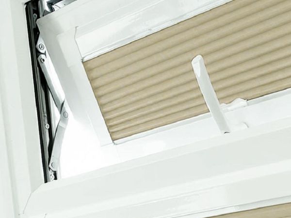 Perfect-Fit Pleated Blind